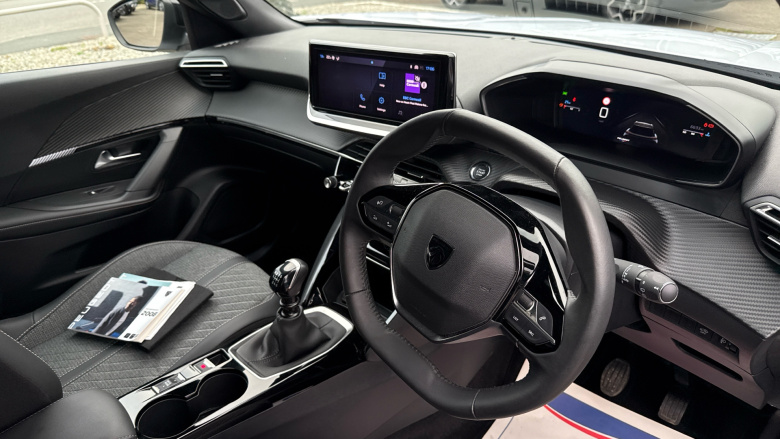 Peugeot 2008 1.2 PureTech 130 Allure 5dr Petrol Estate